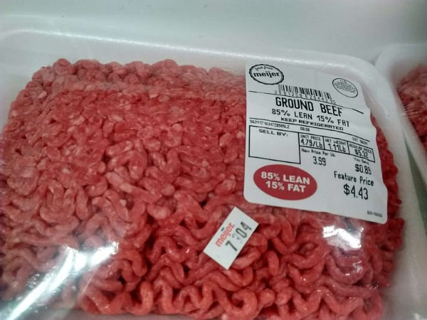 A package of ground beef that is 85% lean, 15% fat.