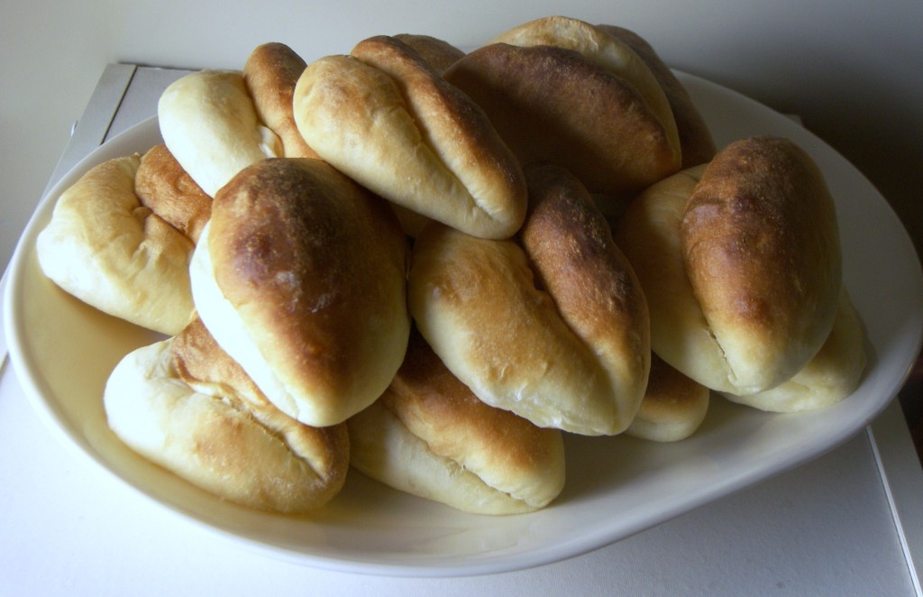 Alton Brown s Parker House Rolls Eat Like No One Else alton-brown-s-parker-house-rolls-eat-like-no-one-else