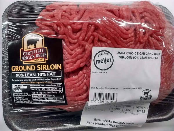 A package of ground sirloin 90% lean 10% fat.