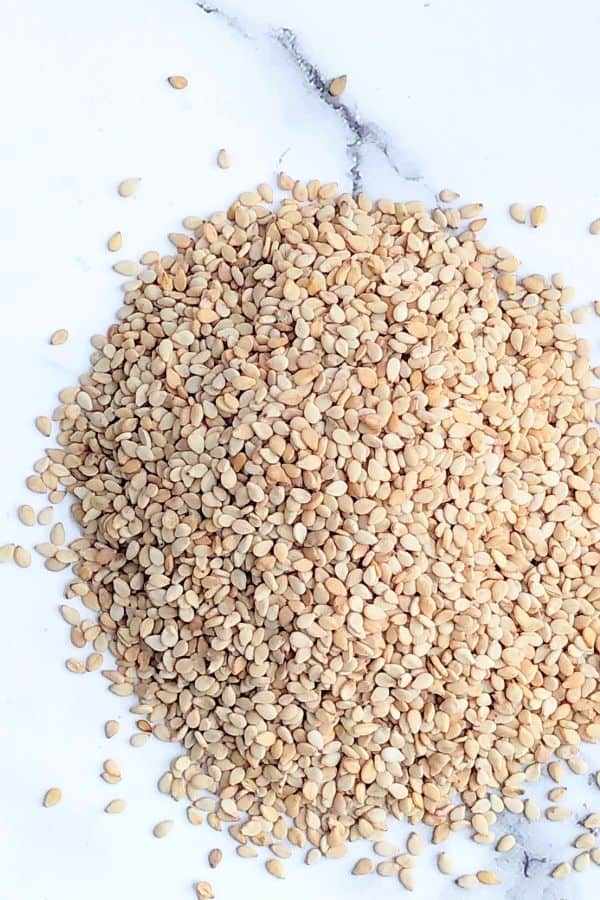 Brown/tan sesame seeds