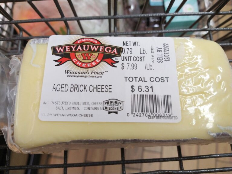 8 Best Substitutes for Brick Cheese (Detroit Style Pizza) Eat Like No One Else